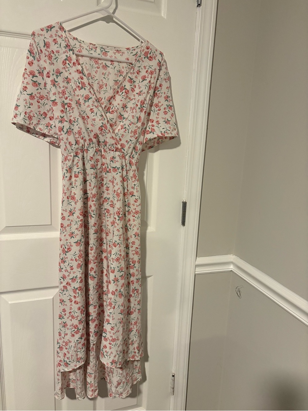 Floral V-Neck Midi Dress in Light Pink